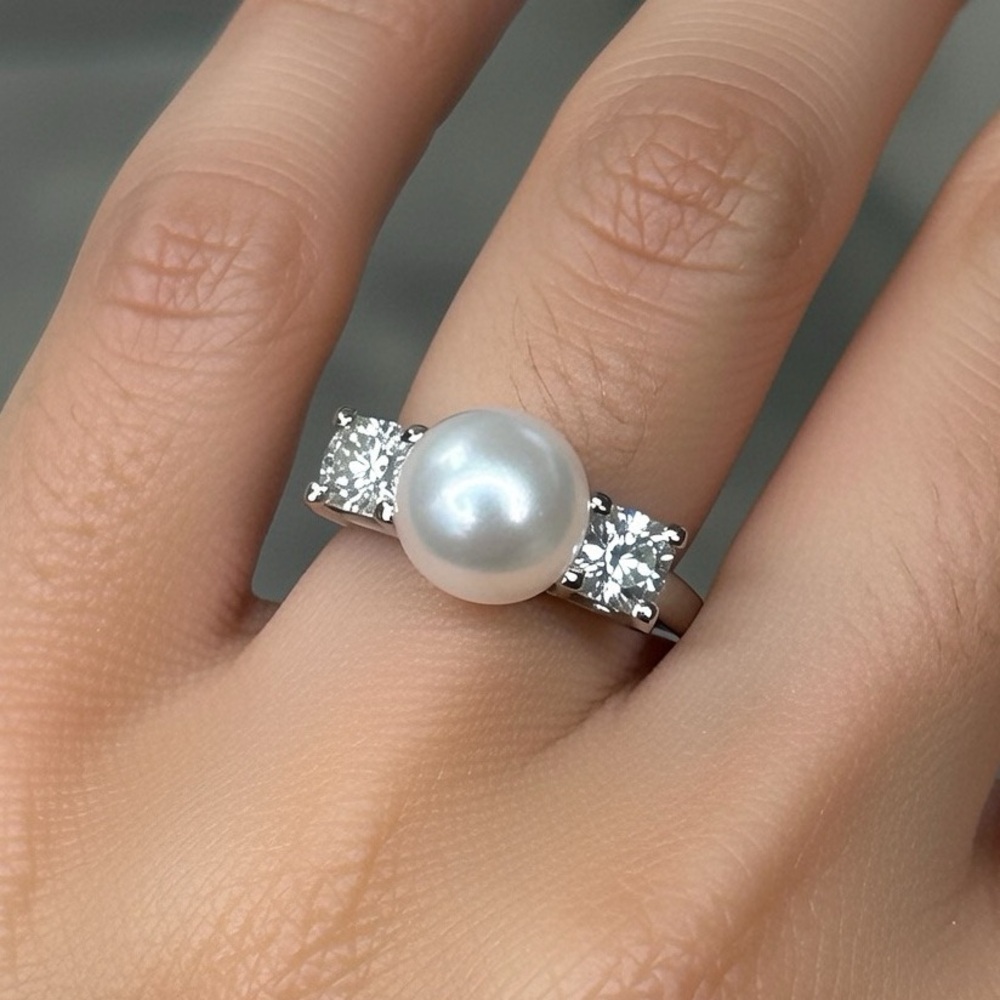 Swarovski Crystal Pearl Silver Tone Crystal Accent Sparkle Wedding Ring Size 9